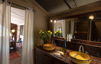 Kicheche Laikipia Camp: Familiensuite Bad