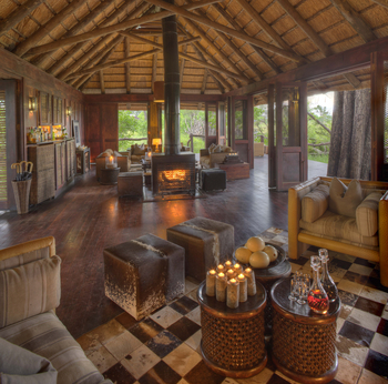 Nxabega Okavango Tented Camp: Kamin