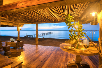 Mbali Mbali Mahale Lodge: Lodge direkt am Strand