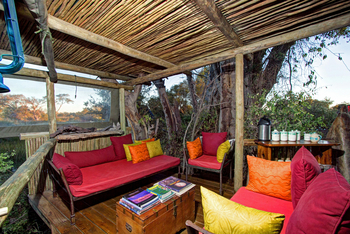 Oddballs' Enclave Camp: Lounge