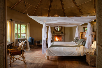 Volcanoes Mount Gahinga Lodge: Standard Room Bett
