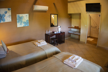 Island Safari Lodge: Heritage Chalet