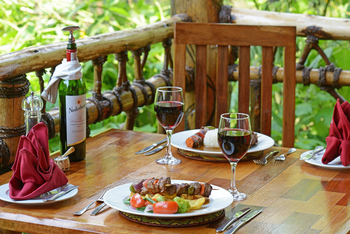 Mahogany Springs Safari Lodge: Küche