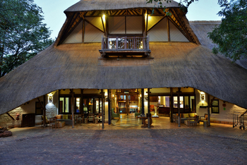 Victoria Falls Safari Lodge Victoria Falls Safari Lodge: Vorfahrt