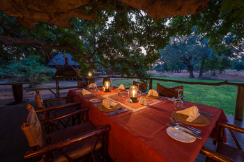 Bilimungwe Bushcamp: Dinner Table