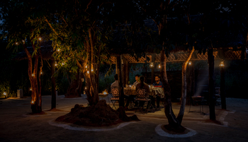 Kings Lodge: Dinner im Freien