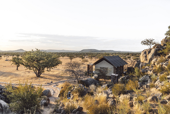 Ohorongo Tented Camp: Gästezelt am Rand eines Hügels