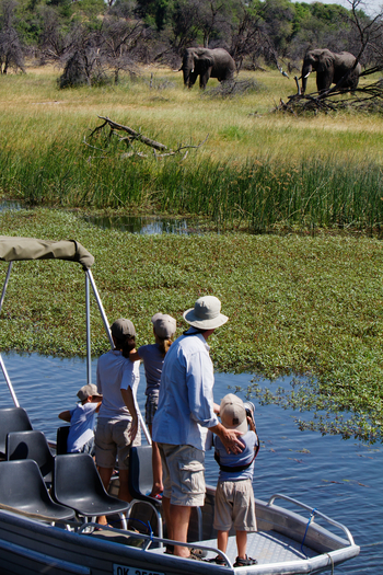 Leroo La Tau Lodge: Motorbootexkursion