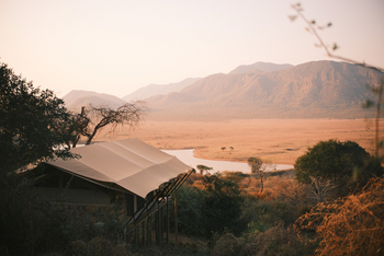 Mkomazi Wilderness Retreat: Canvas-Suite auf erhöhter Holzterrasse