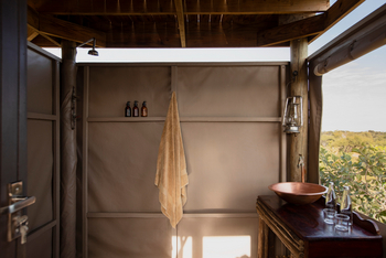 Skybeds: Waschbecken und Dusche