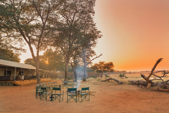 Verney's Camp: Aussenansicht