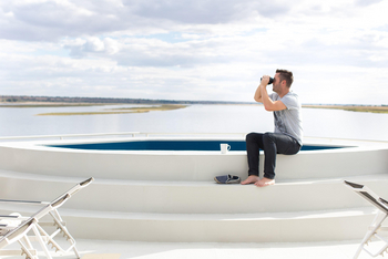 Zambezi Queen Zambezi Queen: Blick vom Boot auf die Landschaft
