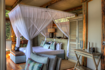 Camp Okavango: Schlafzimmer mit Doppelbett