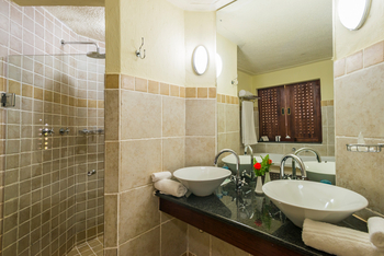 David Livingstone Safari Lodge: Doppelwaschtisch