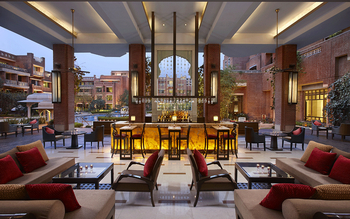 ITC Rajputana Hotel: Harokha Poolside Lounge