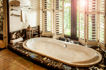 Anantara Bazaruto Island Resort: Badezimmer mit Badewanne