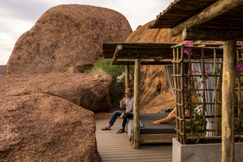 Camp Kipwe: Pool Sala