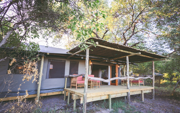 Camp Xakanaxa Camp Xakanaxa: Familienzimmer mit Veranda von Aussen