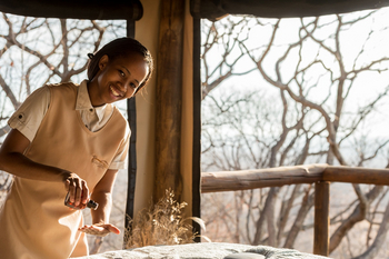 Ghoha Hills Savuti Lodge Ghoha Hills Savuti Lodge: Vorbereitung für eine Massage