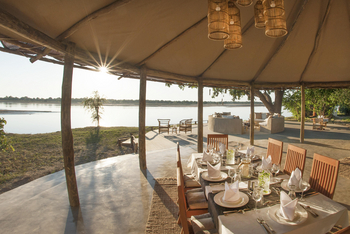 Three Rivers Camp Three Rivers Camp: Esstisch