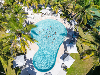 Alphonse Island Lodge: Luftbild Pool