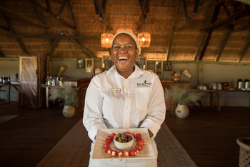 Dinaka Lodge: Imbiss