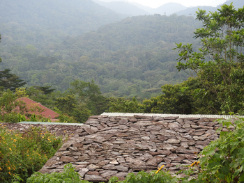 Haven Lodge: Lage am Talhang