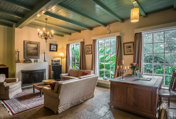 Karen Gables: Main Suite Lounge