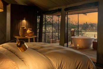 Kiri Camp: Bett und Wanne