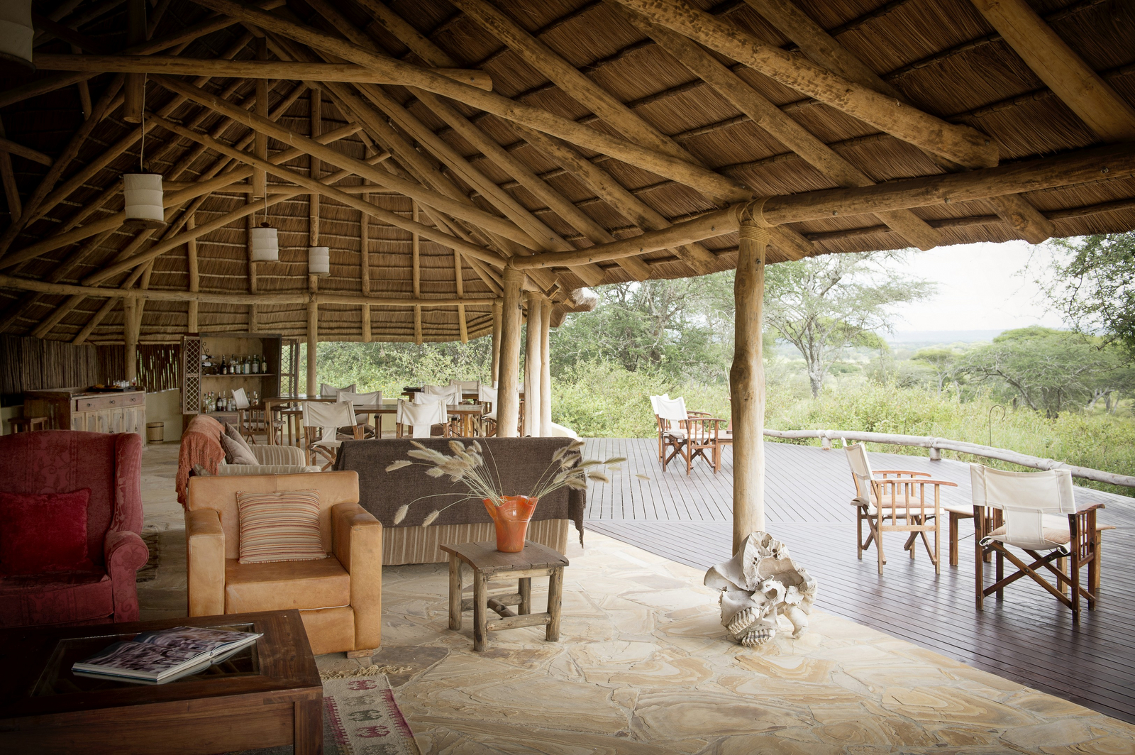 Little Oliver's Camp Little Oliver's Camp: Lounge und Deck