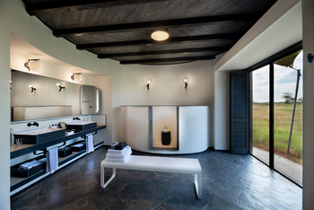 Angama Amboseli: Gästesuite Badezimmer