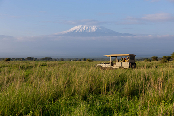 Angama Amboseli: Von Wolken bedeckter Kilimanjaro