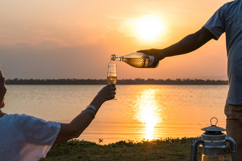 Honey Bear Bushcamp: Sekt zum Sundowner