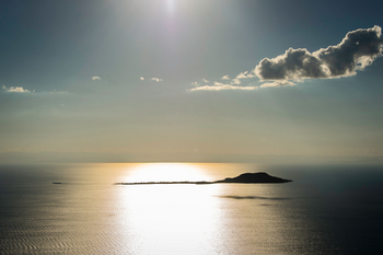 Kaya Mawa Kaya Mawa: Chizumulu Island