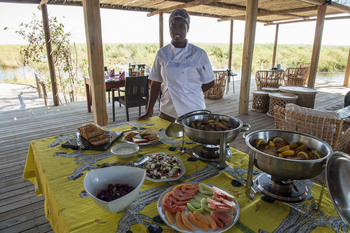 Linyanti Tented Camp Linyanti Tented Camp: Lunchbuffet