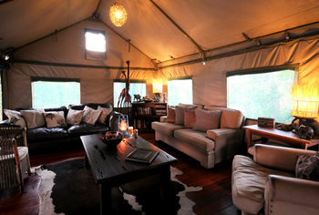 Macatoo Camp: Lounge