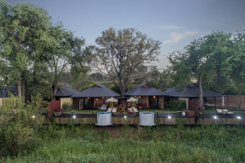 Mukwa River Lodge: Family River Suite