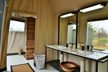 Nogatsaa Pans Chobe Lodge: Family Luxury Tent