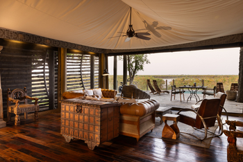 Sitatunga Private Island Suite: Lounge und Deck