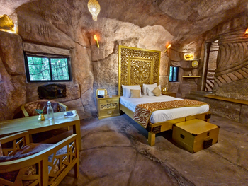 Tathastu Resort Pench: Guest Cave