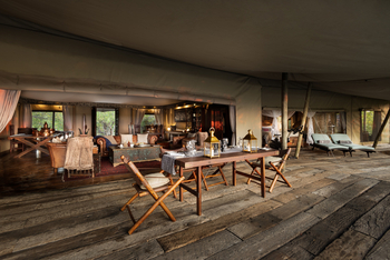 The Dhow Suite at Zarafa: Esstisch auf dem Deck
