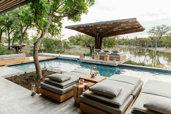 Cheetah Plains Mapogo House: Das Pooldeck