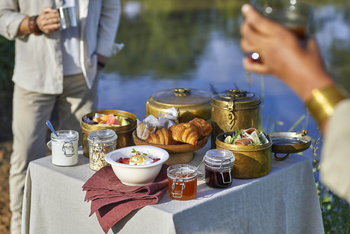 Legendary Mwiba Lodge: Bush Breakfast