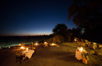 Little Machaba Camp: Dinner auf dem Deck