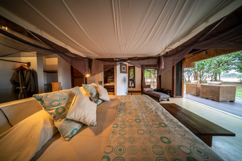 Luangwa River Camp: Gästechalet Interieur