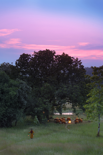 Mahua Kothi: Dinner im Freien
