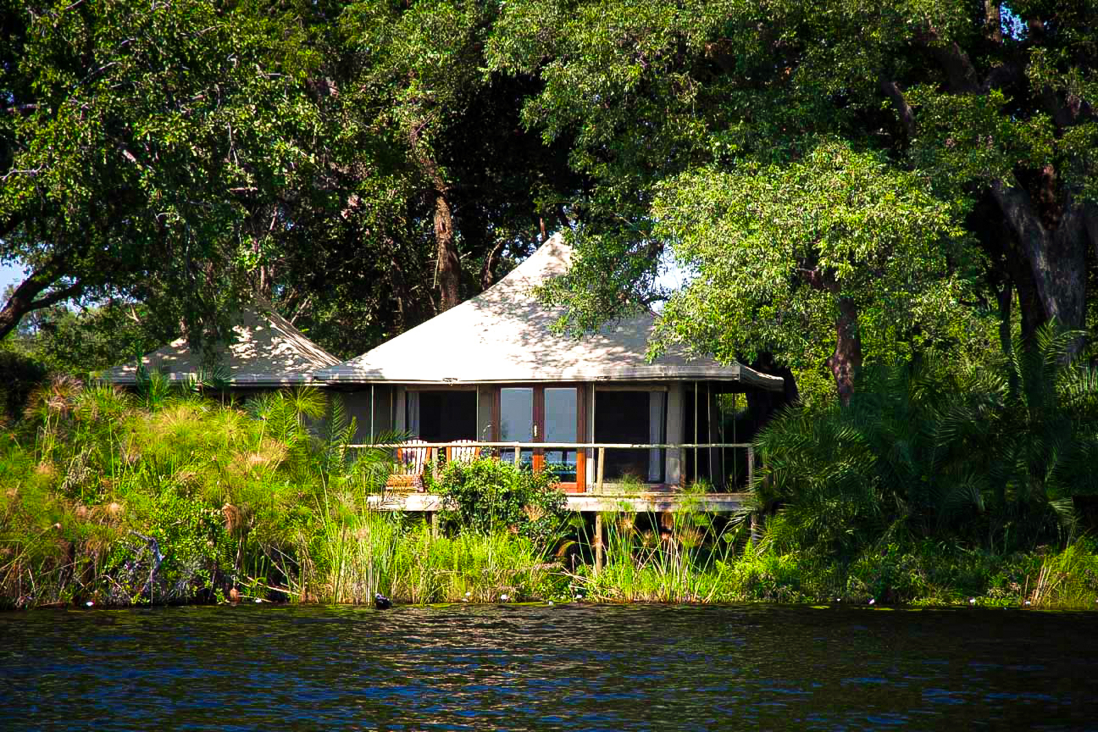 Mopiri Camp Mopiri Camp: Gästechalets am Fluss