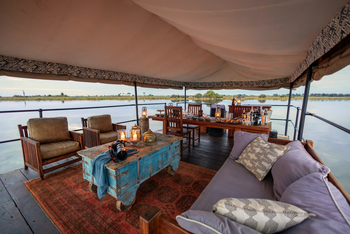 The Dhow Suite at Zarafa: Dinner Cruise
