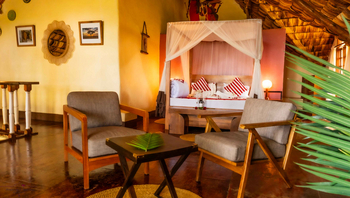 Arusha Safari Lodge: Luxuriöse Safari-Suite mit Baldachin-Bett