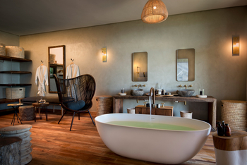 Bumi Hills Safari Lodge: Badewanne